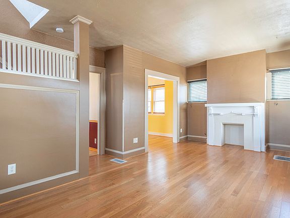 5th image of 1121 Nicklin Ave