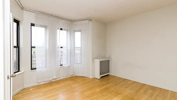 Rented by Nooklyn NYC LLC | media 35