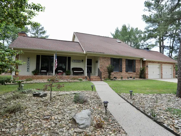 17 Cardinal Drive, Foxfire Village, NC 27281