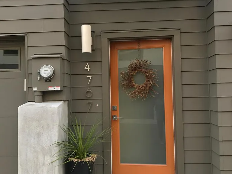 4767 N Williams Pl — Photo 2