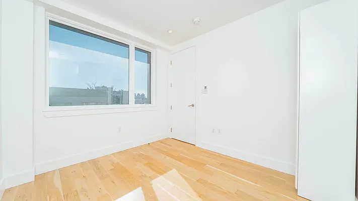 Rented by Nooklyn NYC LLC | media 18
