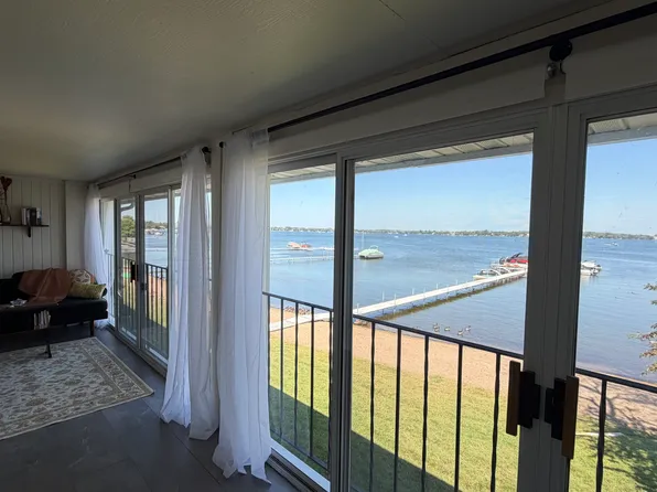 43 2nd Ave SE APT 205, Forest Lake, MN 55025