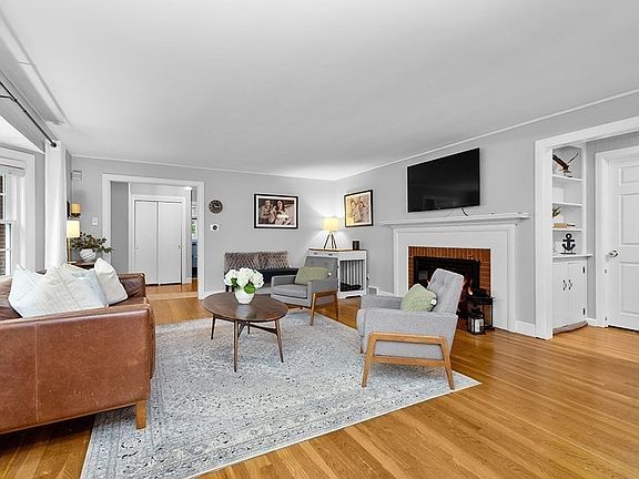 5th image of 115 Walnut St