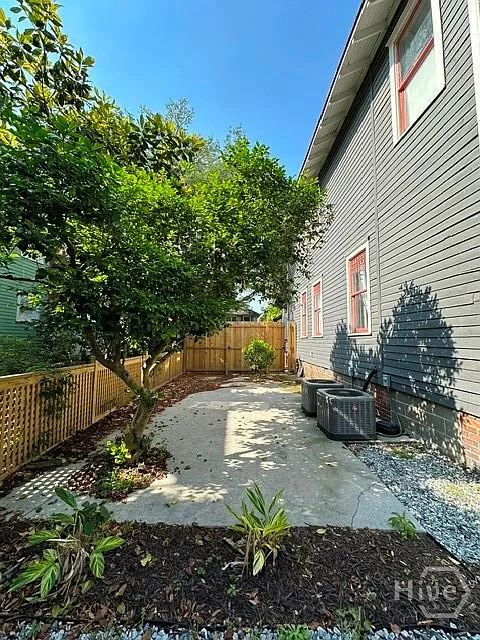 2 bed, 1.0 bath, 900 sqft, $1,650 — Photo 3