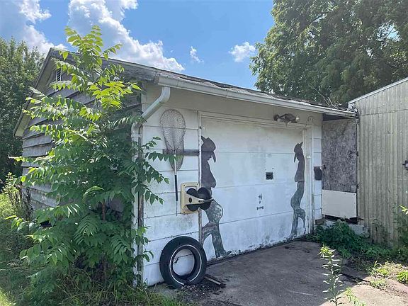 3rd image of 809 Locust St