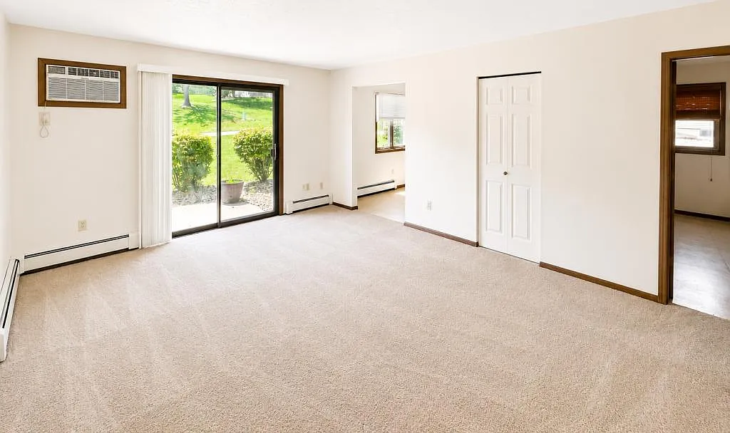 6402 St Andrews Dr Unit 3 — Photo 2
