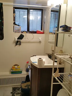 Rented by Blue Egg Realty Corp | media 70