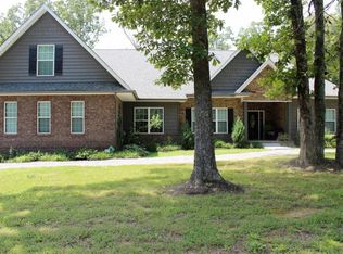 3984 Moore Hollow Rd, Woodlawn, TN 37191