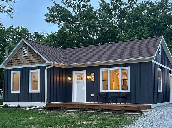 223 N Western St, Stuart, IA 50250