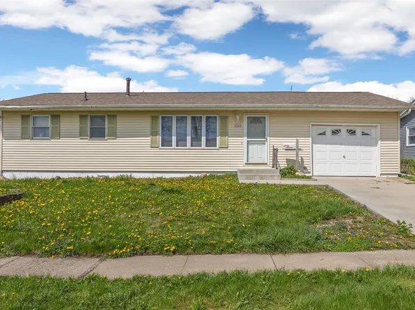 1310 G Ave, Marion, IA 52302