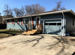 1742 W 20th St, Lawrence, KS 66046