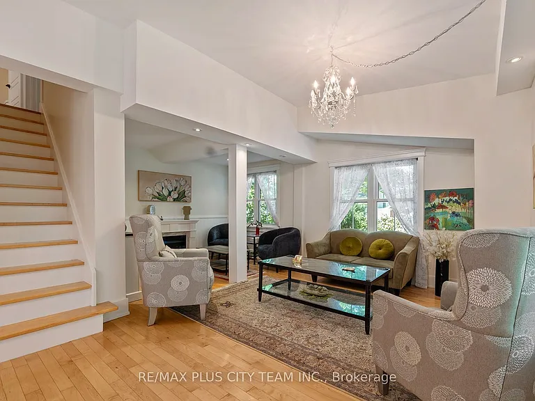 4 Wyckliffe Ave — Photo 9
