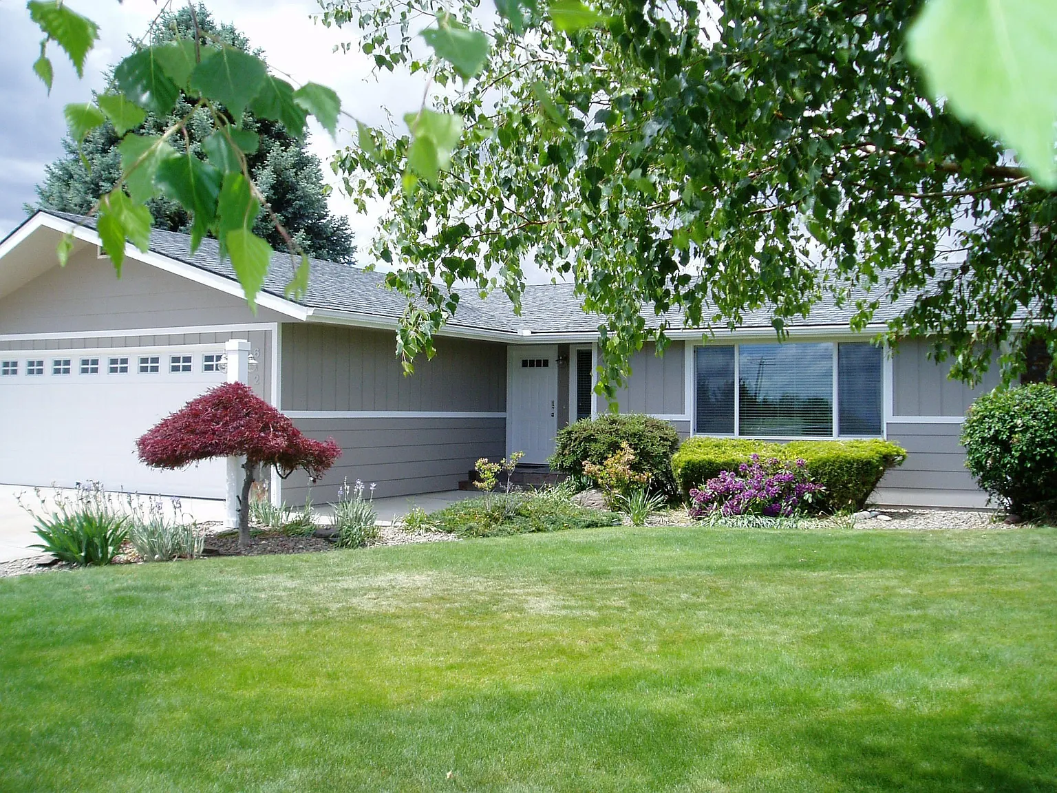 612 Estes Rd photo 1