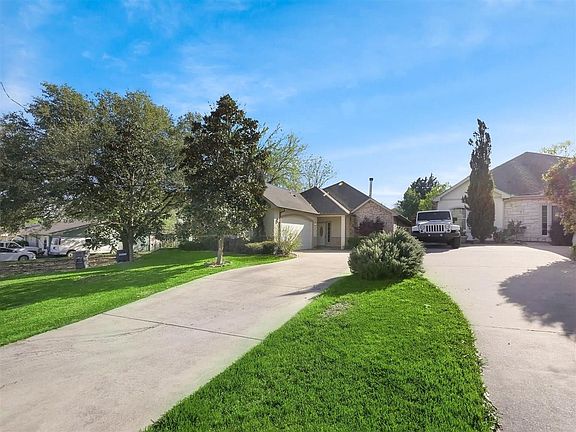 2nd image of 10346 Bel Aire Dr