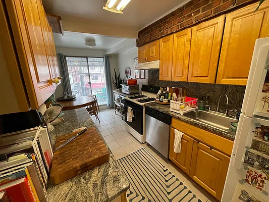 Rented by Voro, LLC | media 19