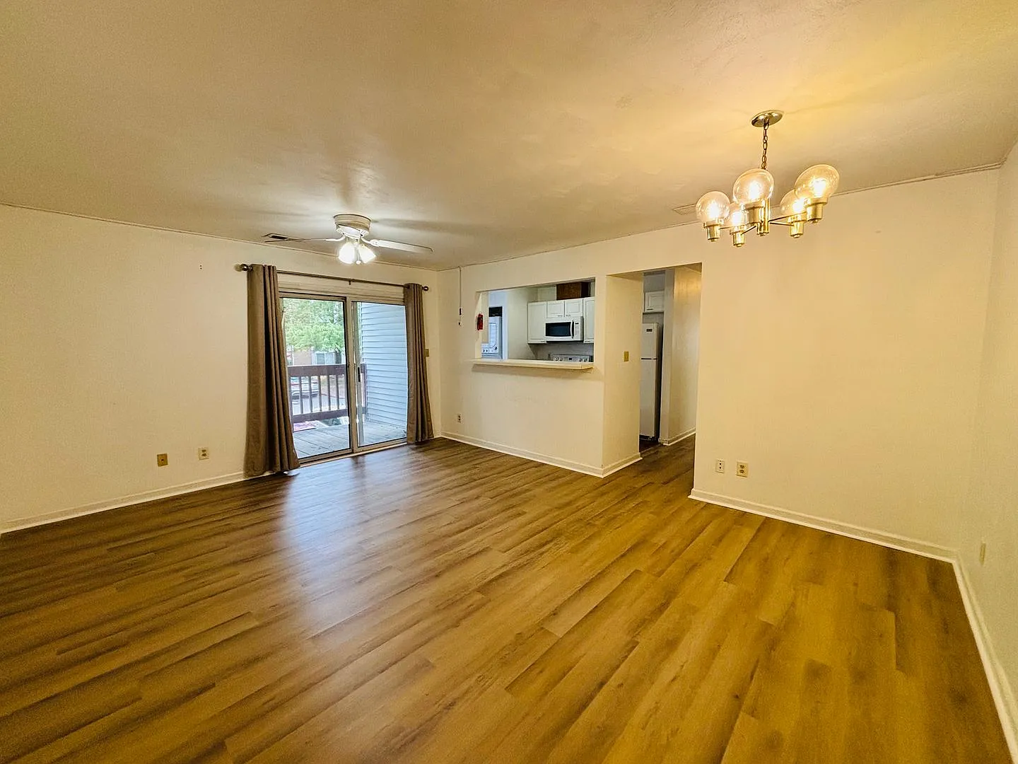 3 Bedroom, 2 Bath Condo — Photo 2