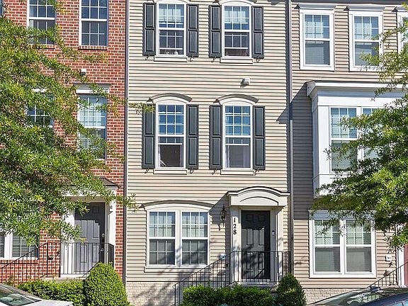 2nd image of 128 Prado Ln #2305