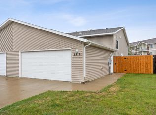 2516 Amber Valley Ct S, Fargo, ND 58104