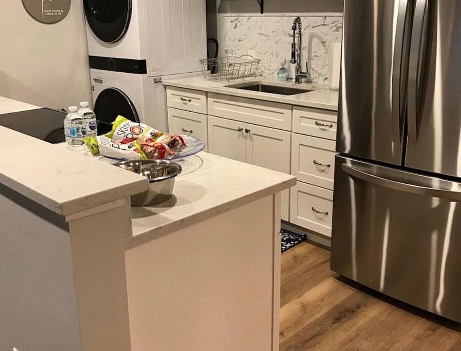 Kitchen with washer/dryer
