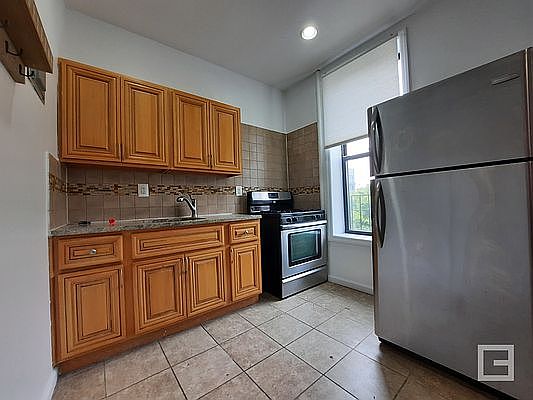 1st image of 518 Willoughby Ave APT 3E