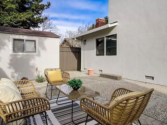 5th image of 1164 Johnson St