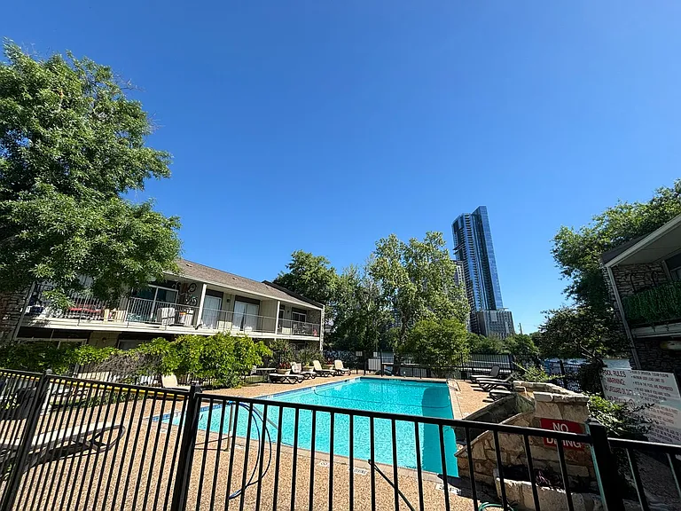 500 E Riverside Dr #145 — Photo 12
