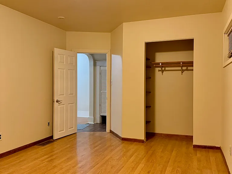 421 10th St #1 — Photo 8