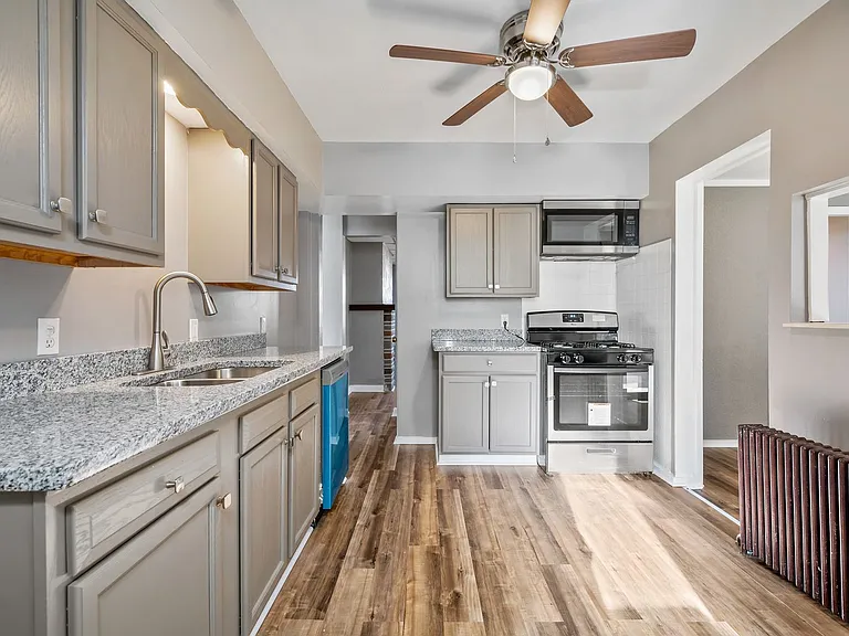 304 Marlow St — Photo 8