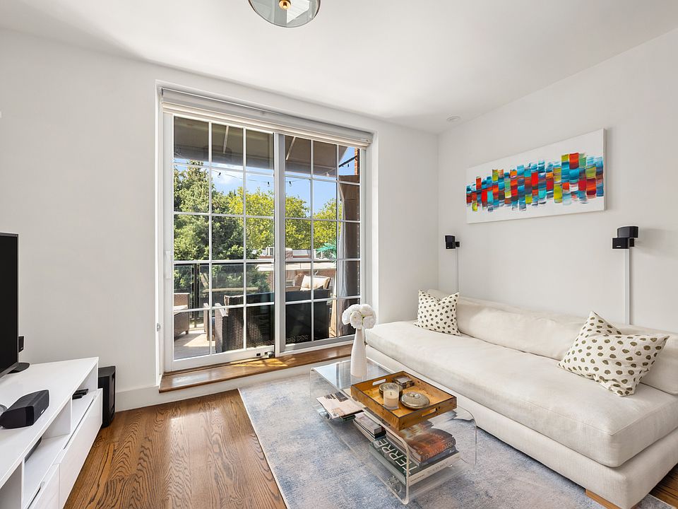 1st image of 43 Newel St Unit Penthouse 2