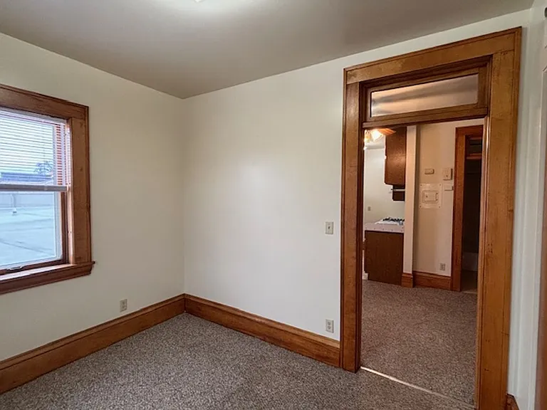 1635 Sherburne Ave — Photo 16