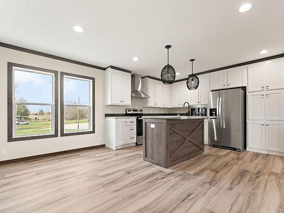 5th image of 3096 Brassfield Rd