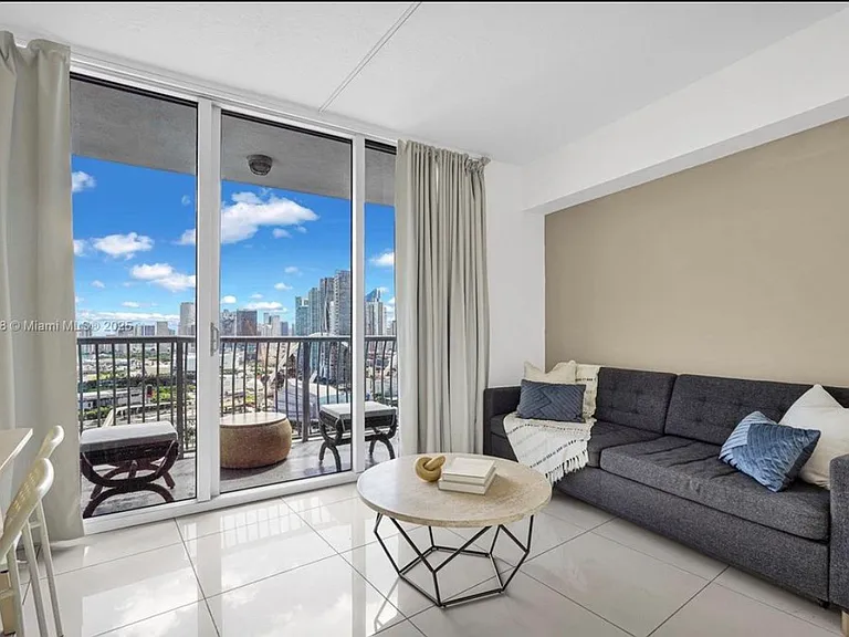 1750 N Bayshore Dr #3708 — Photo 3