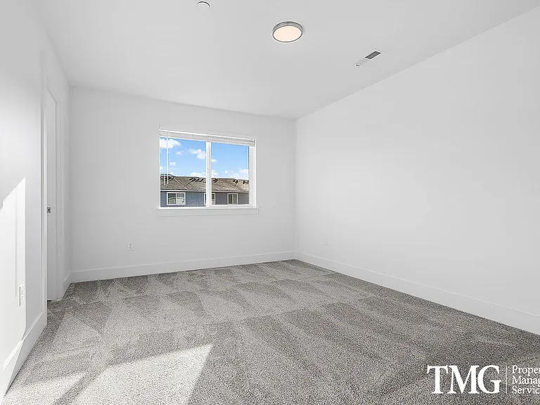 977 Creer Way #D-111 — Photo 26