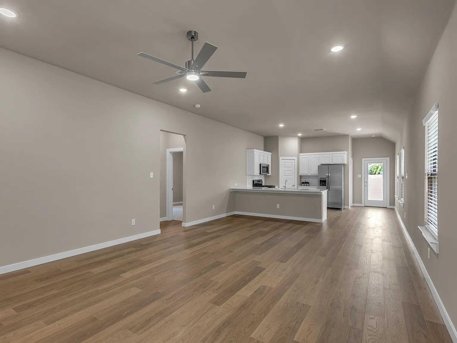 3 bed, 1662 sqft, $2,100 — Photo 4