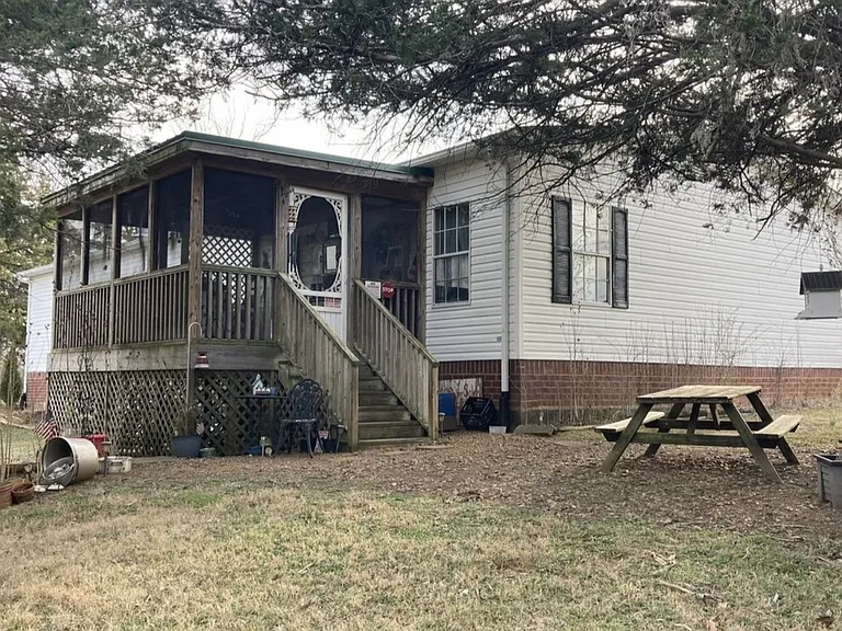 107 Puckett Rd — Photo 5