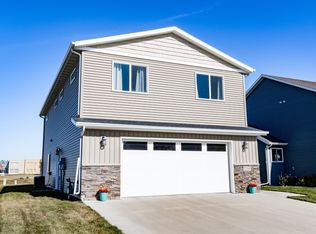 1214 44th Ave S, Moorhead, MN