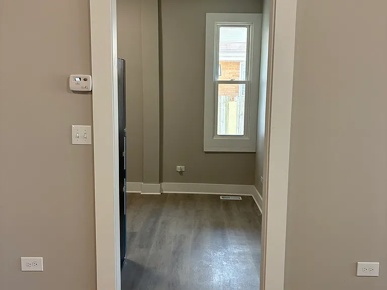 1542 Victoria Ave #2 — Photo 8