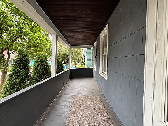 3rd image of 521 Caroline St #1