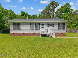 125 Moss Ln, Swansboro, NC 28584