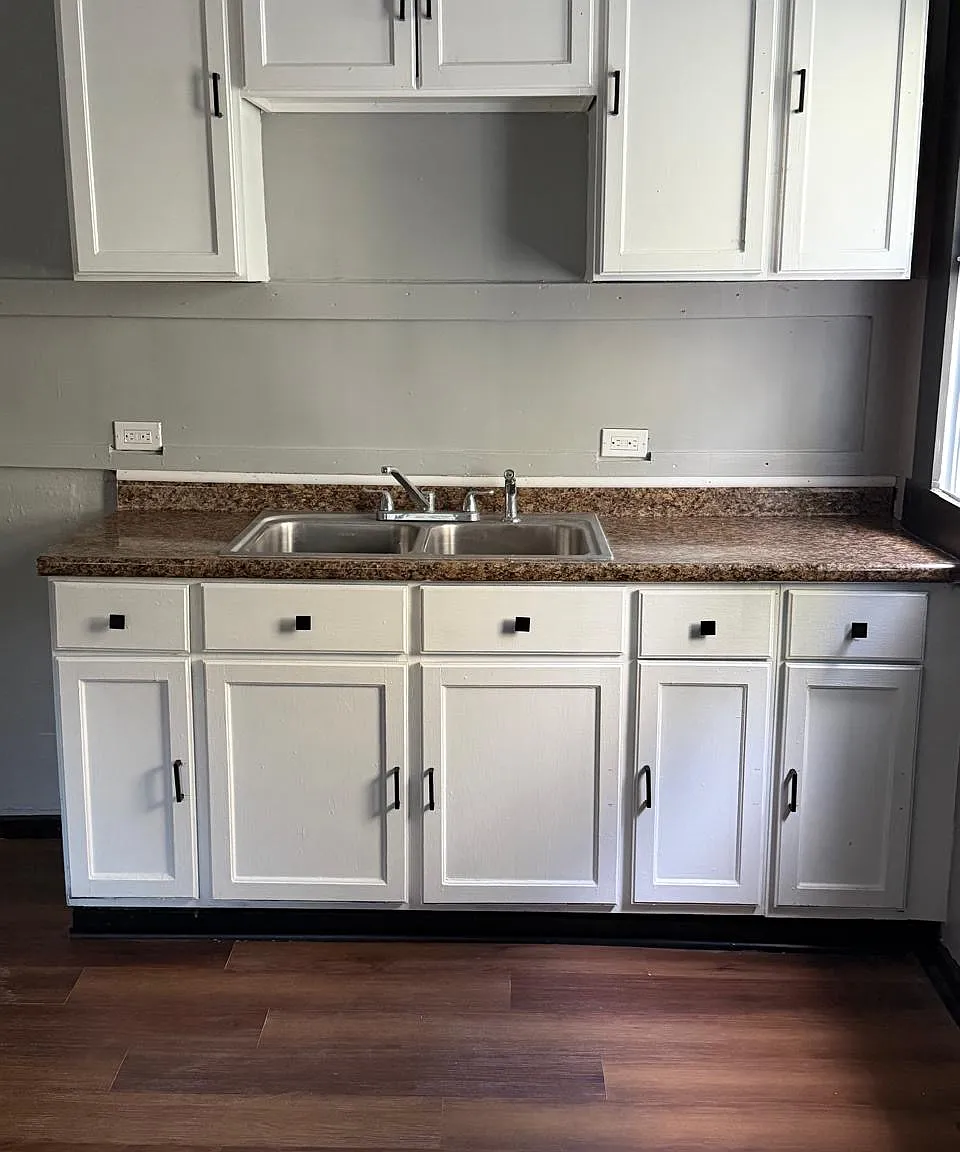 5 bed, 1600 sqft, $1,800 — Photo 4