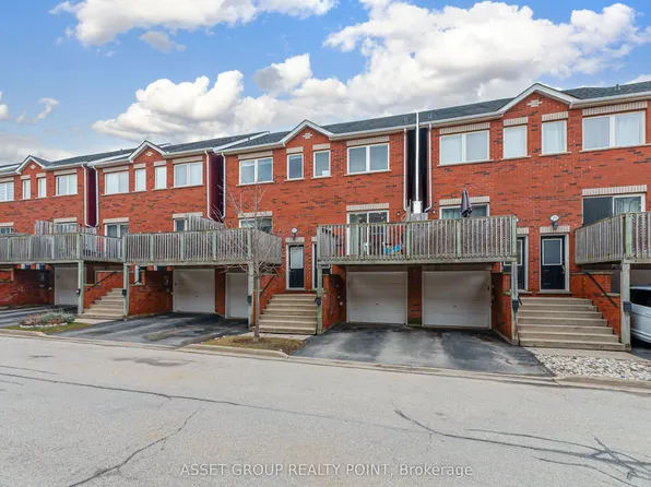 1751 Lampman Ave #33, Burlington, ON L7L 6W2