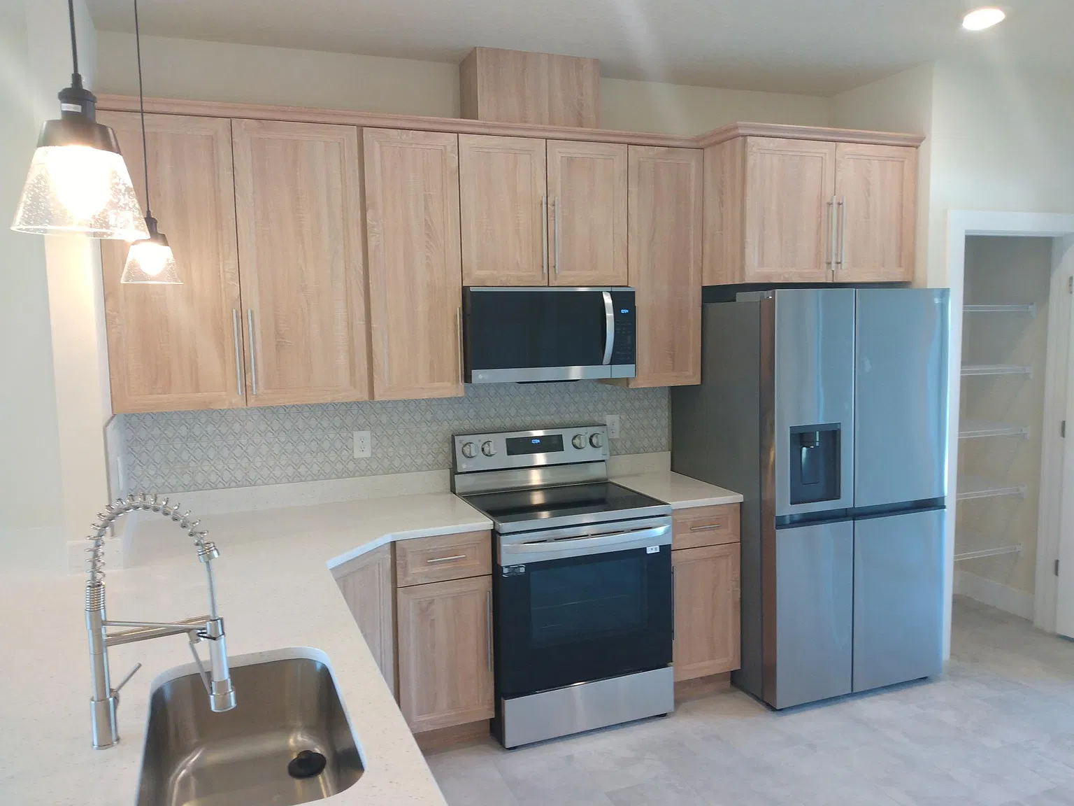 4 bed, 1550 sqft, $2,000 — Photo 4