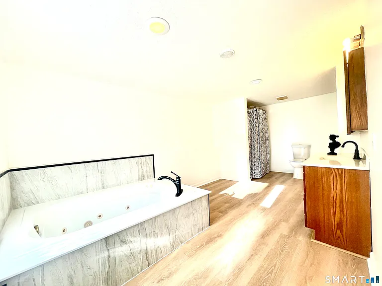 112 Woodbine St #1 — Photo 19