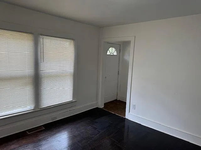1055 Ebenezer Avenue Ext — Photo 4