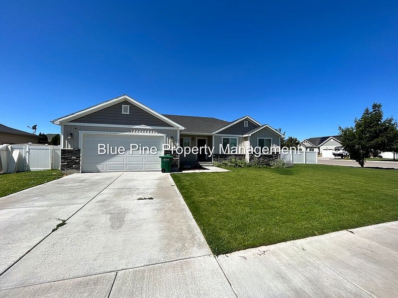 1st image of 3195 N Oscar Ave