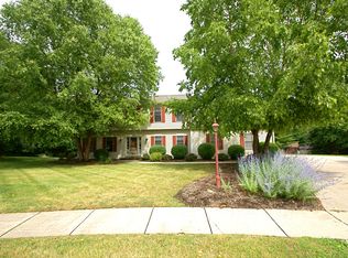 958 Grandview Ct, Oconomowoc, WI 53066
