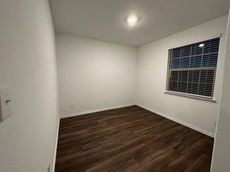 5628 Elwood Dr — Photo 14