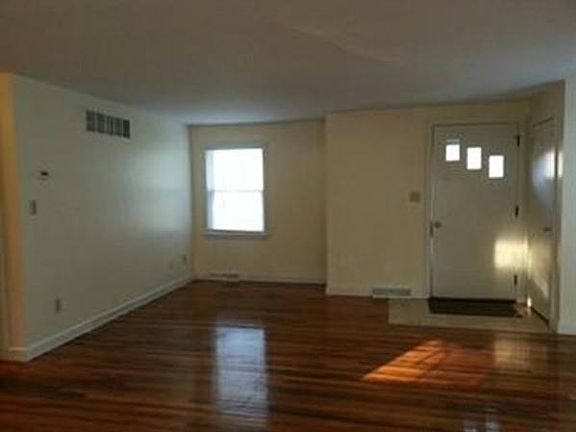 4th image of 22 Lindbergh Ave #22