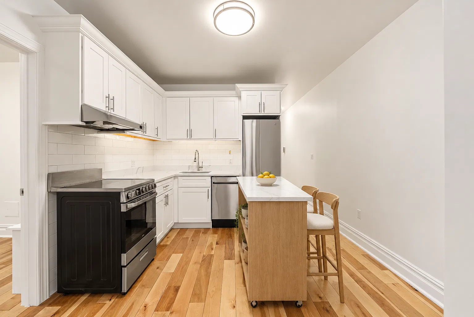 164 Waverly Place — Photo 2