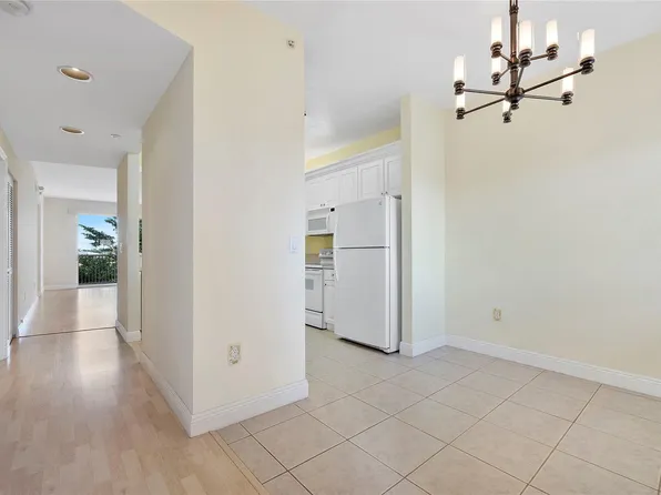 7765 Yardley Drive #403, Fort Lauderdale, FL 33321